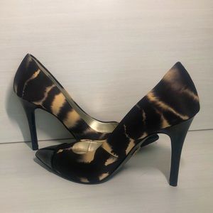 Zebra print toe-capped heeled pumps